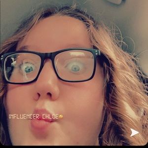 Meet your Posher, Chloe